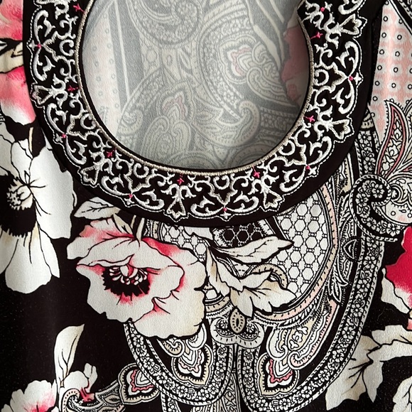 White House Black Market long sleeve top to wear with leggings - Picture 3 of 4